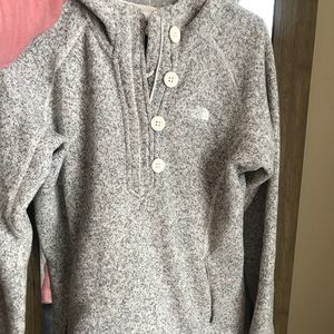 North face pullover